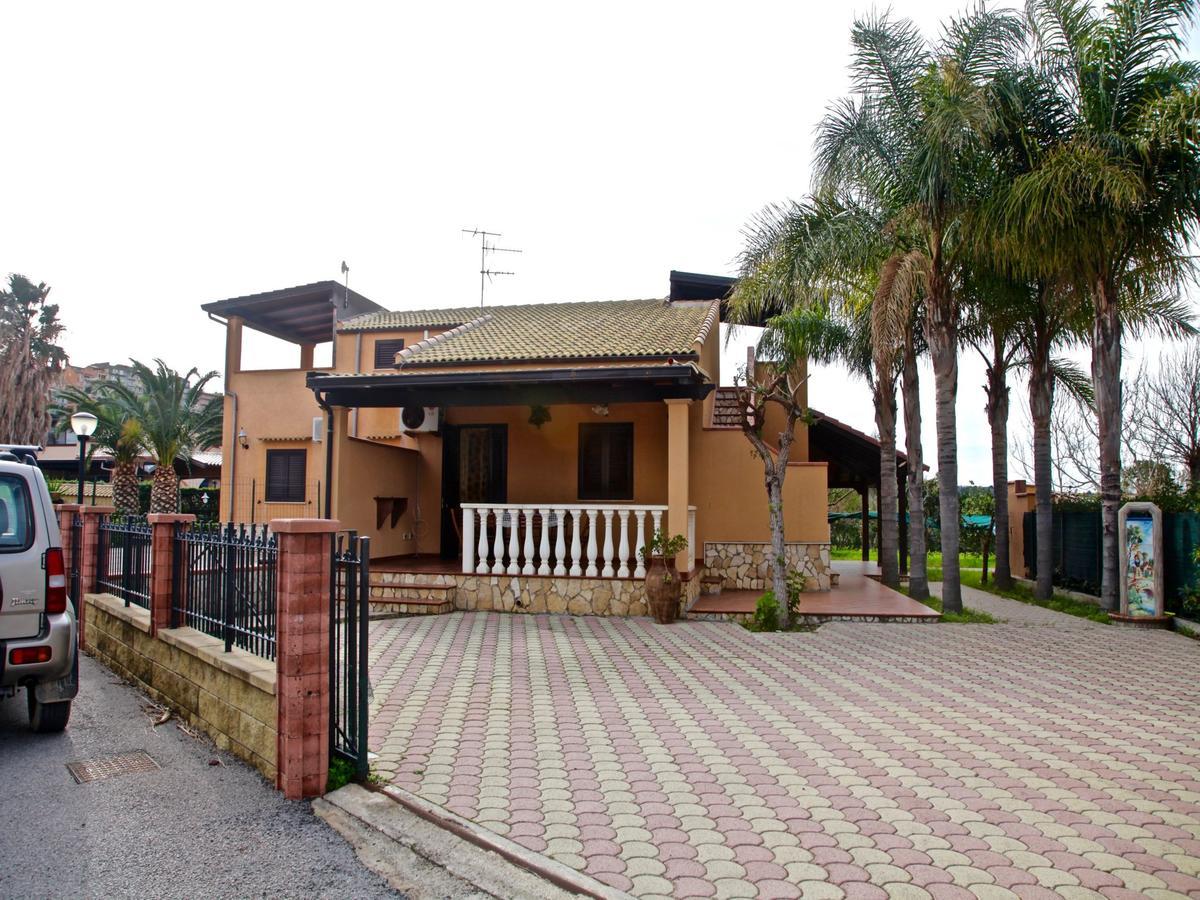Villa Torre Roccella كامبوفيليتْشّي دي روتْشّي المظهر الخارجي الصورة